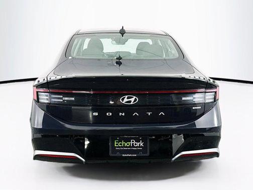 2025 Hyundai SONATA Hybrid SE