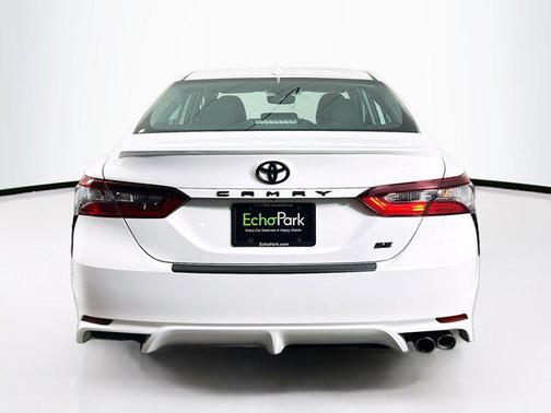 Ice Cap 2024 Toyota Camry SE
