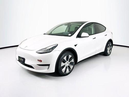 Pearl White Multi-Coat 2022 Tesla Model Y Long Range