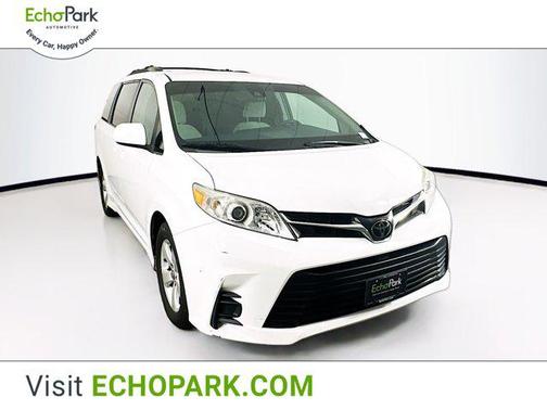 2018 Toyota Sienna LE