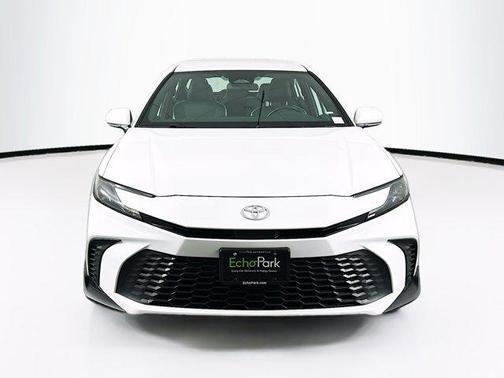 Ice Cap 2025 Toyota Camry SE