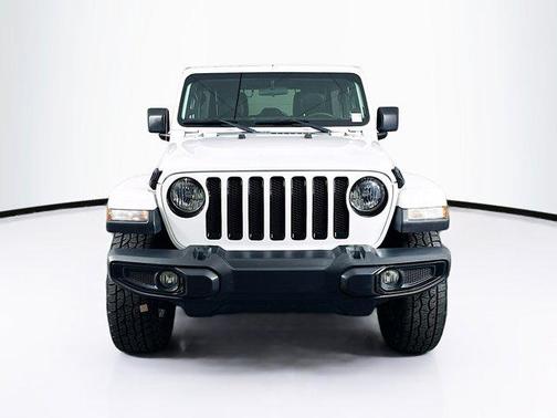 Bright White Clearcoat 2020 Jeep Wrangler Unlimited Sahara