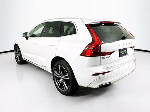 2021 Volvo XC60 Recharge Plug-In Hybrid T8 Inscription Expression