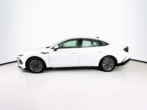 2025 Hyundai SONATA Hybrid SE