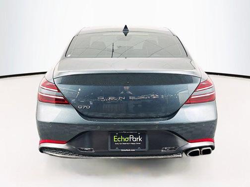 2023 Genesis G70 2.0T RWD