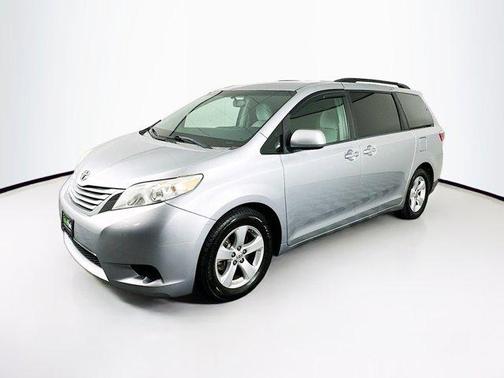 2016 Toyota Sienna LE