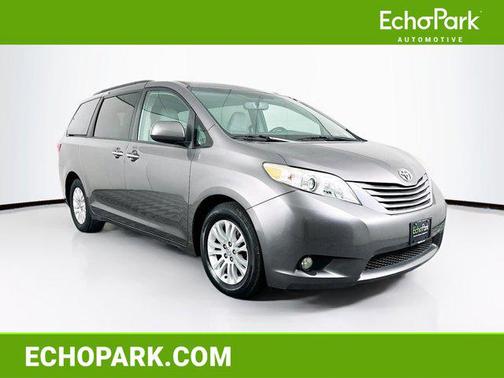 2017 Toyota Sienna XLE
