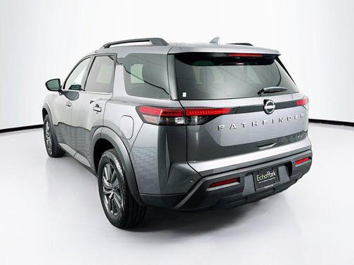 2024 Nissan Pathfinder SV FWD
