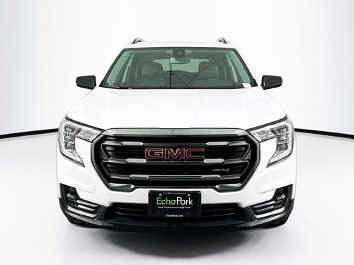 Summit White 2024 GMC Terrain AWD AT4