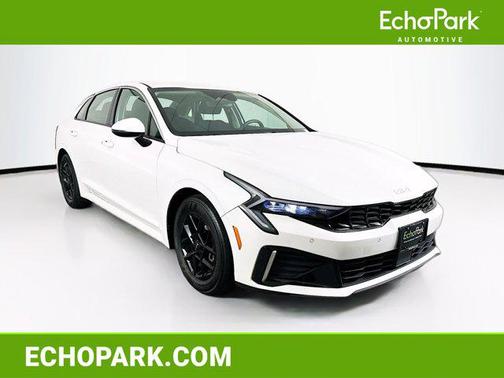 Snow White Pearl 2025 Kia K5 LXS