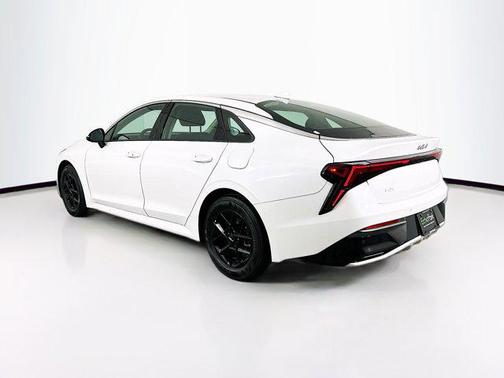 Snow White Pearl 2025 Kia K5 LXS