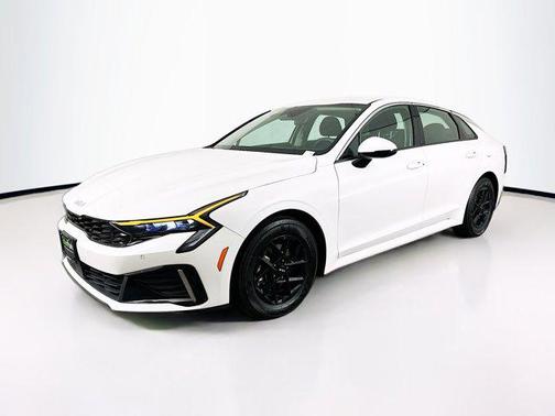 Snow White Pearl 2025 Kia K5 LXS