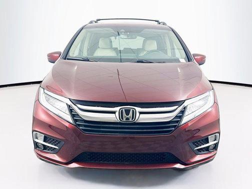 Deep Scarlet Pearl 2018 Honda Odyssey Touring