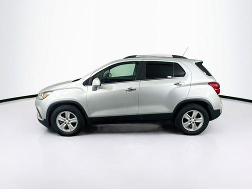 Silver Ice Metallic 2019 Chevrolet Trax LT
