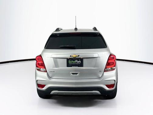 Silver Ice Metallic 2019 Chevrolet Trax LT