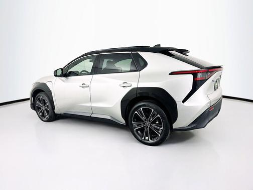 Elemental Silver Metallic w/Black Roof 2023 Toyota bZ4X Limited
