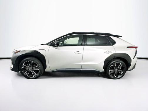 Elemental Silver Metallic w/Black Roof 2023 Toyota bZ4X Limited