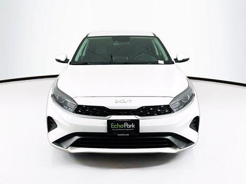 Snow White Pearl 2024 Kia Forte LXS