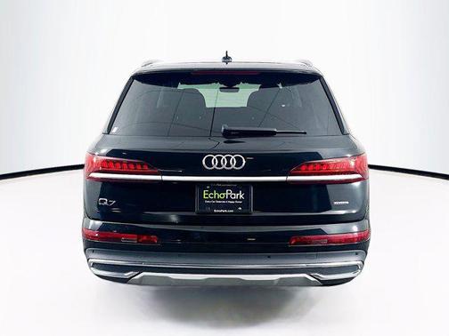 Mythos Black Metallic 2023 Audi Q7 45 Premium Plus