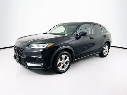 Crystal Black Pearl 2023 Honda HR-V LX