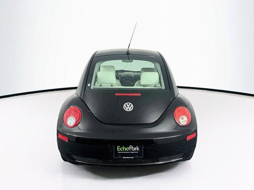 Black 2010 Volkswagen New Beetle 2.5L