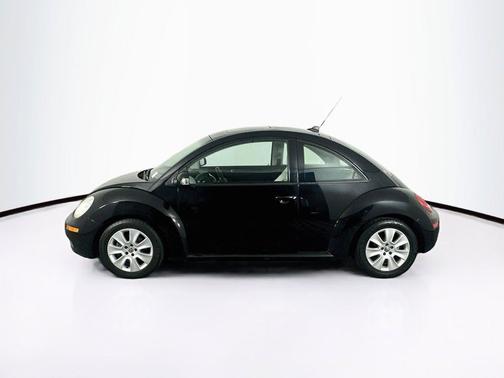 Black 2010 Volkswagen New Beetle 2.5L