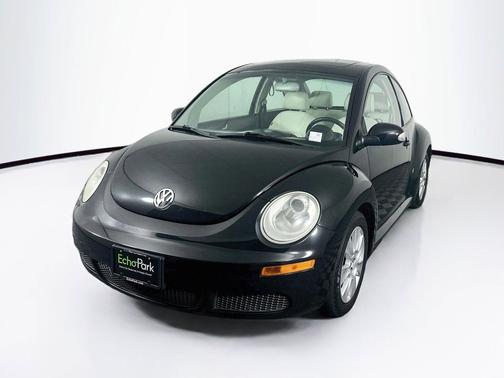 Black 2010 Volkswagen New Beetle 2.5L