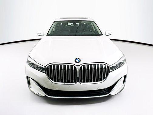 2022 BMW 740 i xDrive