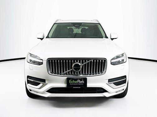 2023 Volvo XC90 B5 Plus