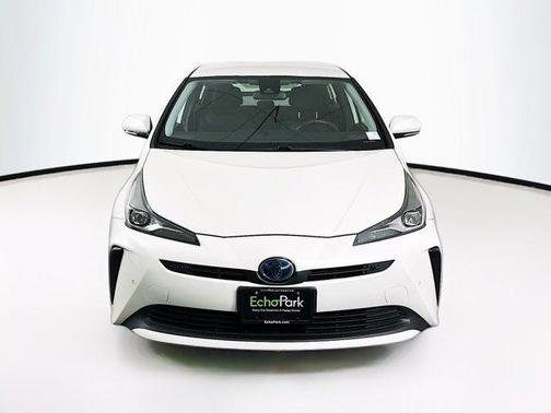 Blizzard Pearl 2020 Toyota Prius LE