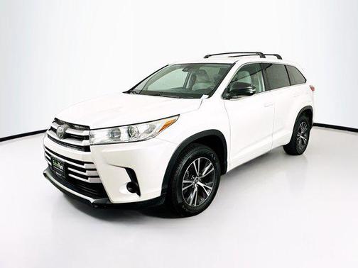 2017 Toyota Highlander LE