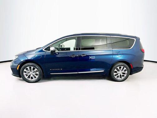 2023 Chrysler Pacifica L