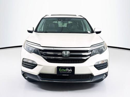 White Diamond Pearl 2018 Honda Pilot Elite