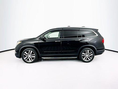 Crystal Black Pearl 2017 Honda Pilot Touring