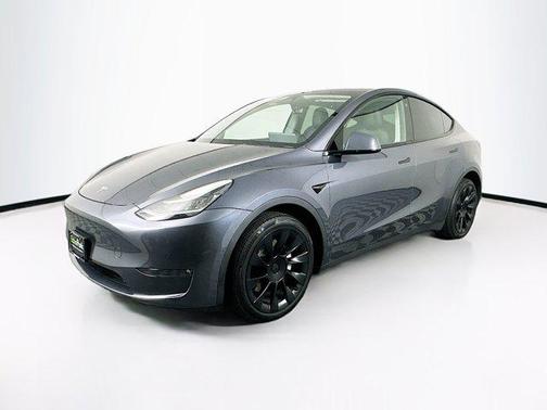 2022 Tesla Model Y Long Range Dual Motor All-Wheel Drive