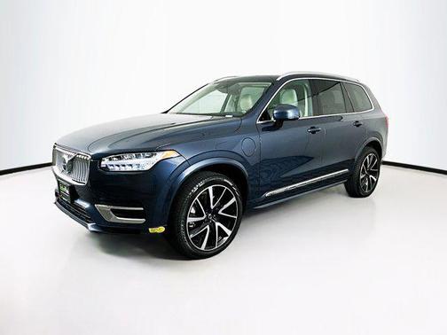 2022 Volvo XC90 Recharge Plug-In Hybrid T8 Inscription Expression 7 Passenger