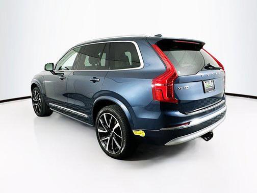2022 Volvo XC90 Recharge Plug-In Hybrid T8 Inscription Expression 7 Passenger