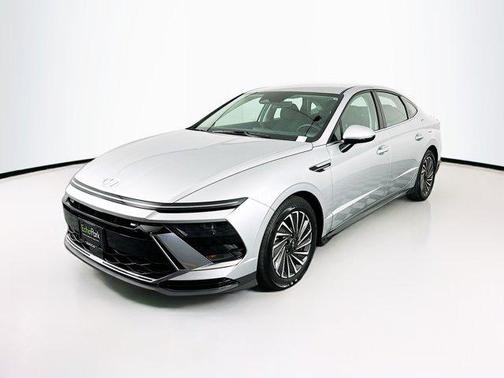 2025 Hyundai SONATA Hybrid SE