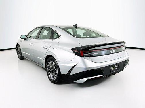 2025 Hyundai SONATA Hybrid SE