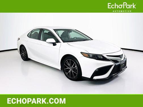 Ice Cap 2024 Toyota Camry SE