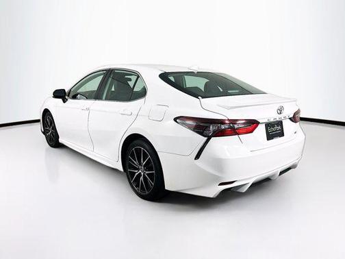 Ice Cap 2024 Toyota Camry SE