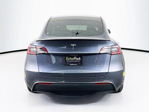 2022 Tesla Model Y Long Range Dual Motor All-Wheel Drive