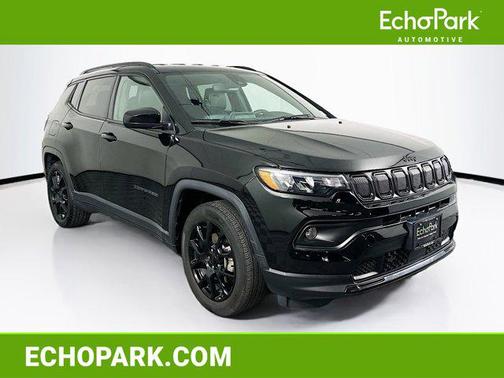Diamond Black Crystal Pearlcoat 2022 Jeep Compass Latitude