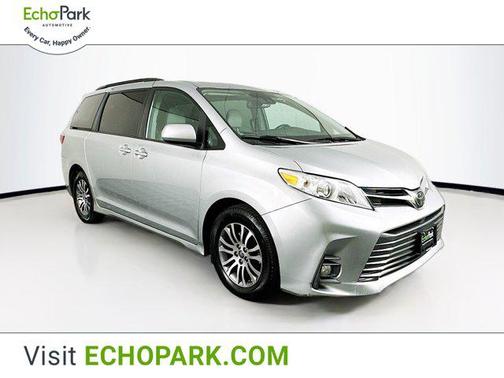 2020 Toyota Sienna XLE