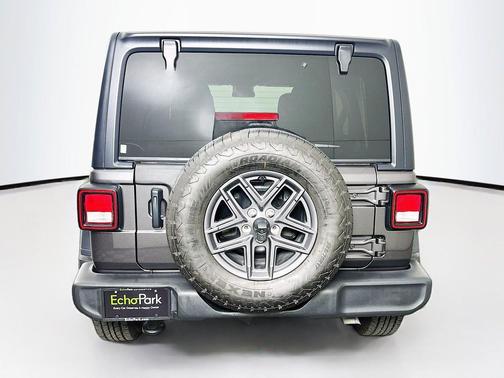 Granite Crystal Metallic Clearcoat 2025 Jeep Wrangler Sport S