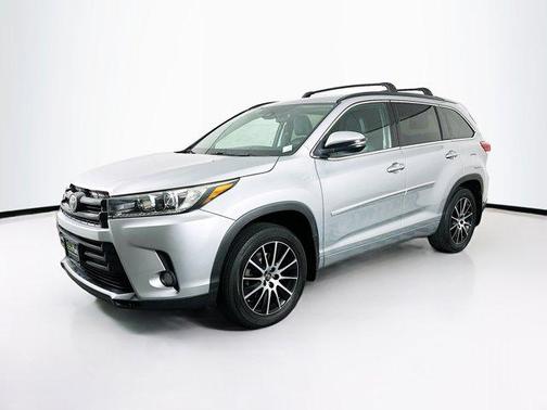 2017 Toyota Highlander SE