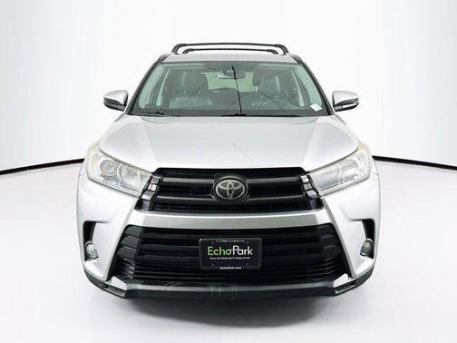 2017 Toyota Highlander SE