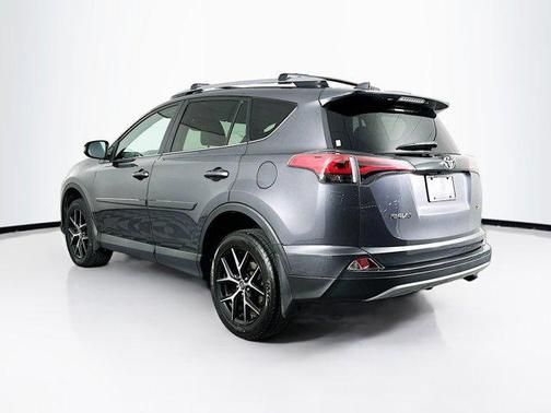 2017 Toyota RAV4 SE