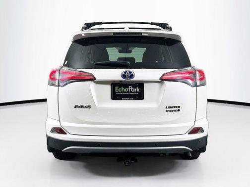 2017 Toyota RAV4 Hybrid SE