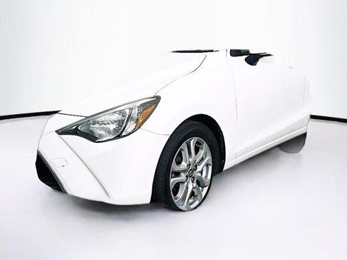 Frost 2018 Toyota Yaris iA Base